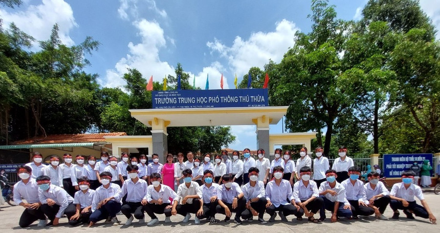 Học sinh Trường THPT Thủ Thừa THPT (Long An) tham gia đánh giá.