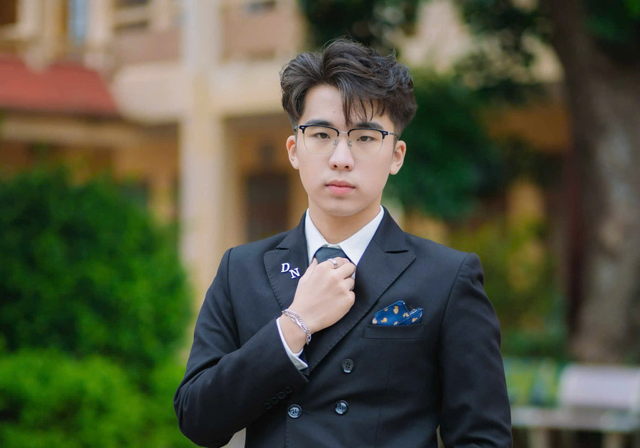 Nguyễn Danh Nhân, học sinh lớp 12A1, Trường THPT Hữu Lũng, tỉnh Lạng Sơn.