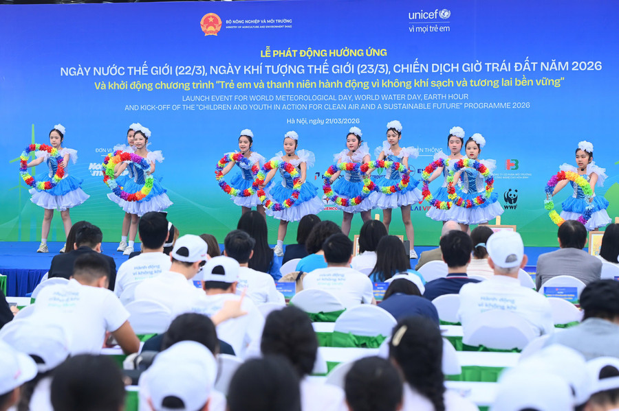 Quang cảnh buổi phát động.