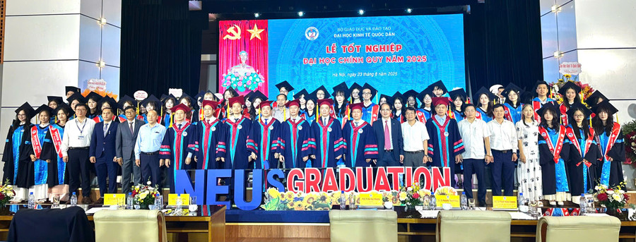 Quang cảnh buổi lễ tốt nghiệp. kt-2.jpg