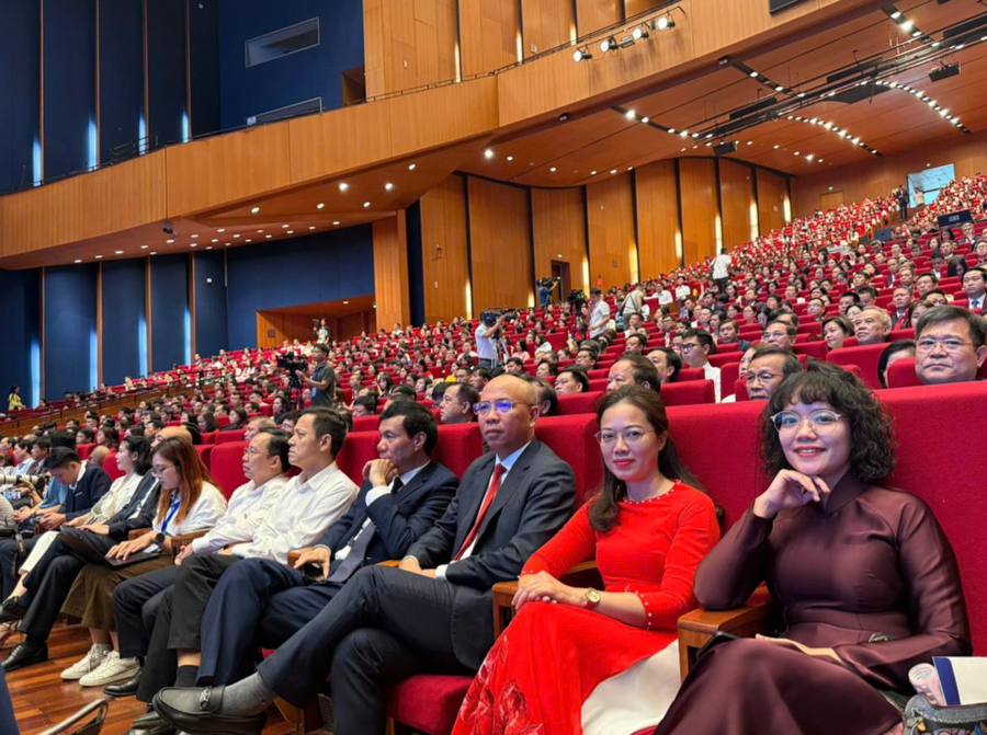 Lãnh đạo Trường Đại học Thủy lợi cùng cán bộ, giảng viên và 100 sinh viên ưu tú đã tham dự lễ khai giảng năm học 2025 - 2026 và lễ kỷ niệm 80 năm thành lập Bộ Quốc gia giáo dục (nay là Bộ Giáo dục và Đào tạo) tại Trung tâm Hội nghị Quốc gia. anh-chup-man-hinh-2025-09-05-luc-161207.png
