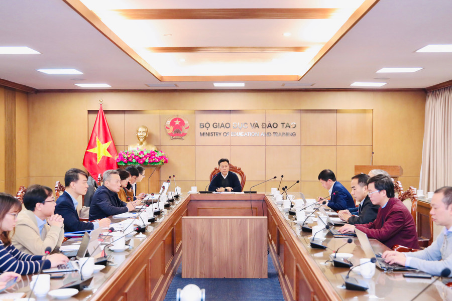 Quang cảnh cuộc họp.