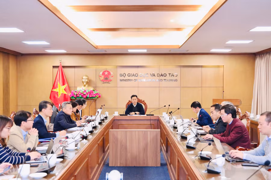 Quang cảnh cuộc họp.