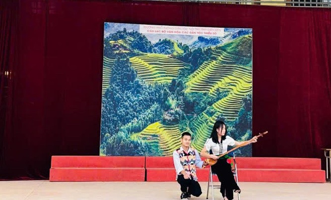 Thuỷ Tiên tham gia biểu diễn đàn Tính. dan-tinh-2.jpg