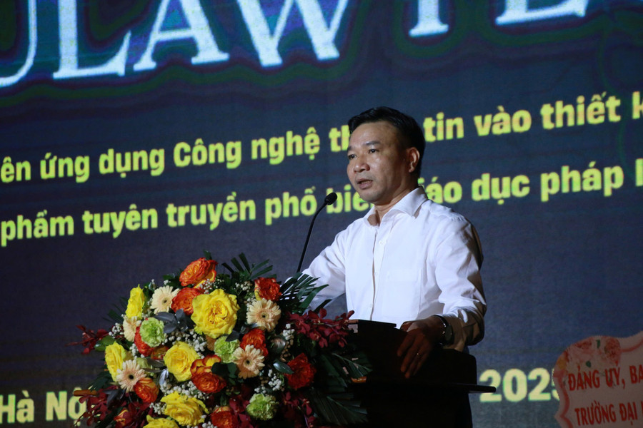 TS. Chu Mạnh Hùng, Chủ tịch Hội đồng Trường ĐH Luật Hà Nội phát biểu. hung-1.jpg