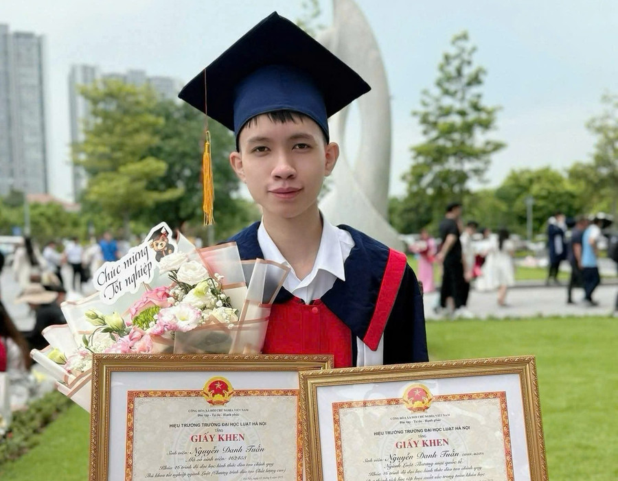Nguyễn Danh Tuấn thủ khoa đầu ra ngành Luật Thương mại quốc tế, Trường ĐH Luật Hà Nội năm 2025. Ảnh NVCC.