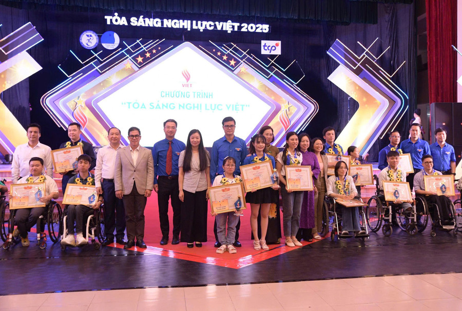 Quang cảnh Chương trình “Tỏa sáng Nghị lực Việt” năm 2025.