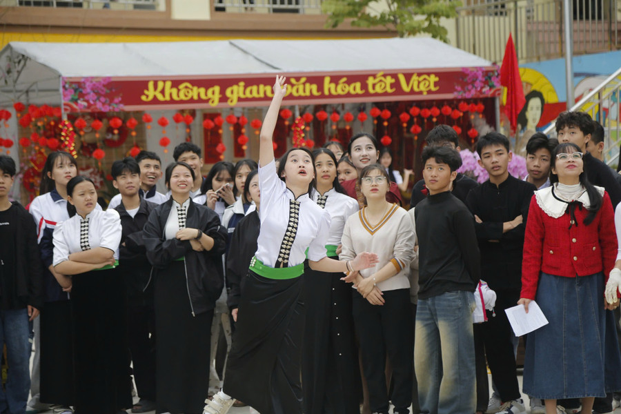 Trường Phổ thông Dân tộc Nội trú THPT tỉnh Điện Biên tham gia các hoạt động văn hoá. thong-2.jpg