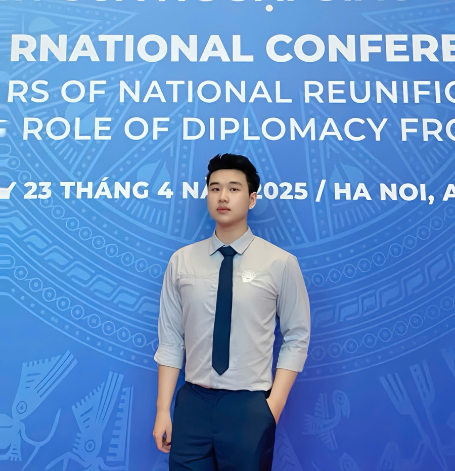 Cao Hoàng Đức - sinh viên năm nhất ngành Truyền thông Quốc tế, Học viện Ngoại giao. Ảnh NVCC. hoang-duc.jpg