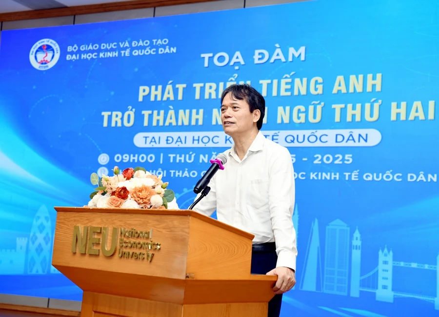 GS.TS Phạm Hồng Chương - Giám đốc Đại học Kinh tế Quốc phát biểu.
