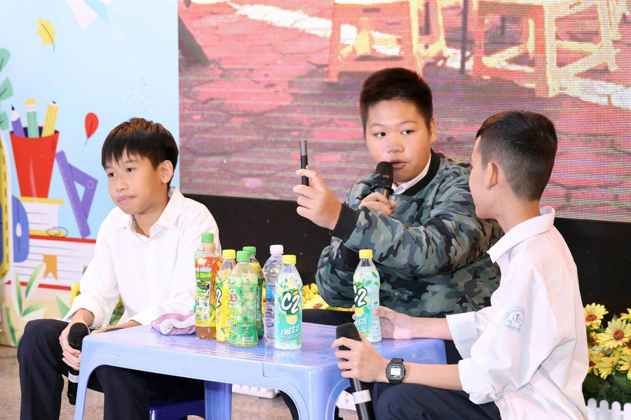 Trường THCS Chương Dương (phường Hồng Hà, Hà Nội) tuyên truyền về tác hại của thuốc lá.