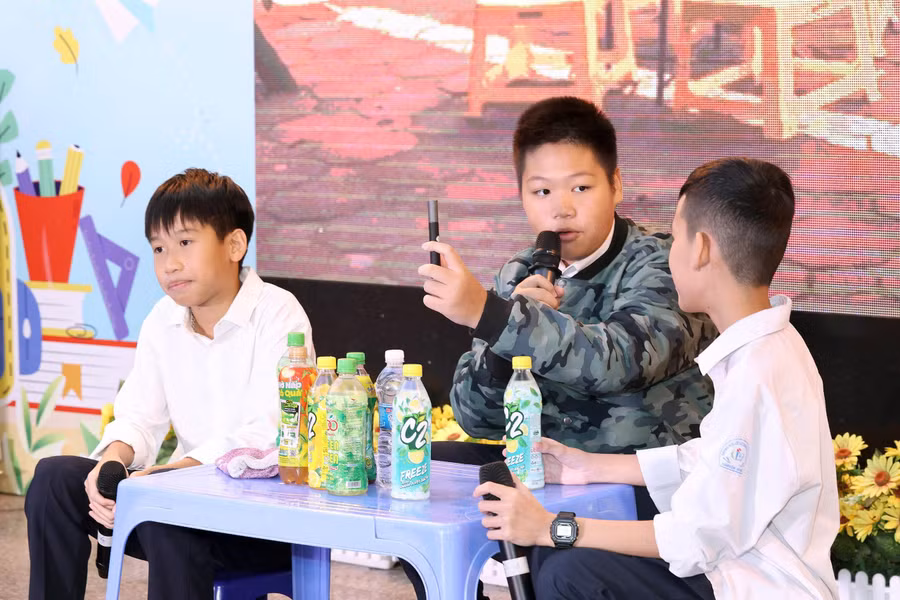 Trường THCS Chương Dương (phường Hồng Hà, Hà Nội) tuyên truyền về tác hại của thuốc lá.