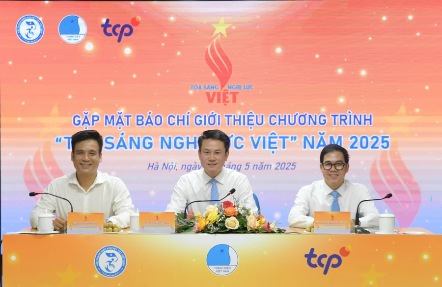 Quang cảnh buổi họp báo.