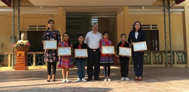 Cô Hoàng Thị Thuỷ - giáo viên Trường tiểu học số 1 Sín Chéng (xã Sín Chéng, tỉnh Lào Cai). thuy-1.jpg