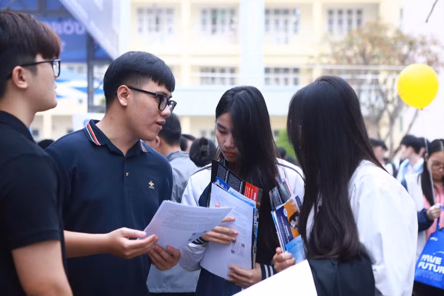 Thí sinh tham khảo thông tin về Trường ĐH Luật Hà Nội.