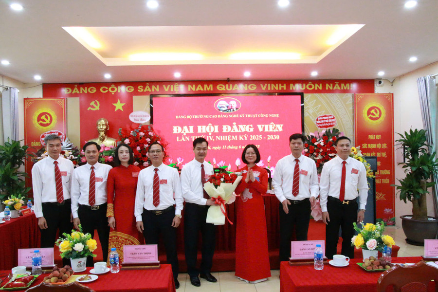 Ban Chấp hành Đảng Bộ Trường Cao đẳng Nghề Kỹ thuật Công nghệ nhiệm kỳ 2025-2030. binh-2.jpg