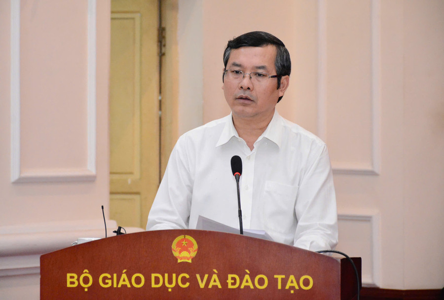 Thứ trưởng Bộ GD&ĐT Nguyễn Văn Phúc phát biểu tại hội thảo. ht-2.jpg