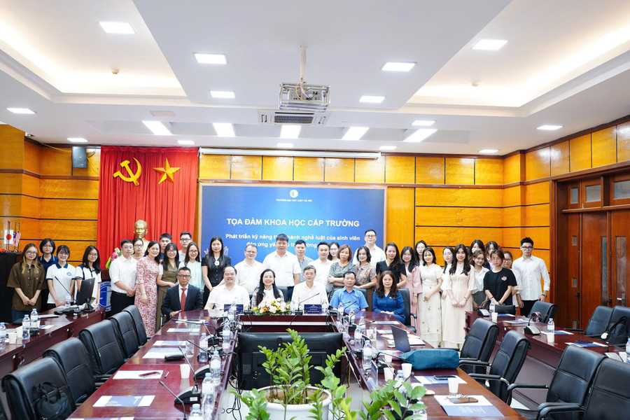 Quang cảnh toạ đàm. binh-2.jpg
