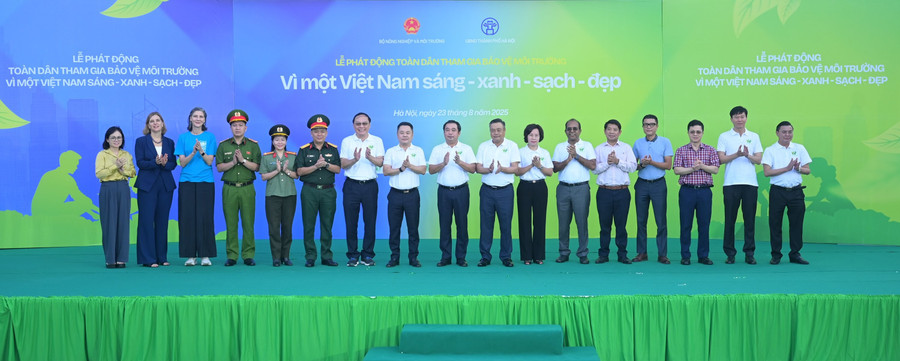 Quang cảnh phát động. moi-truong-1.jpg