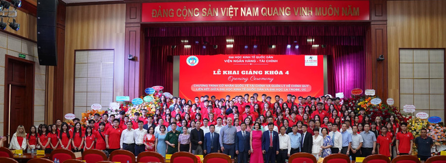 Quang cảnh buổi lễ khai giảng.