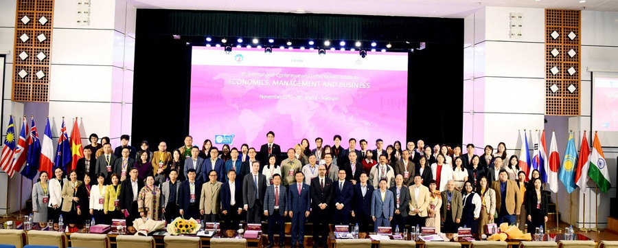 Các đại biểu tham dự Hội thảo.