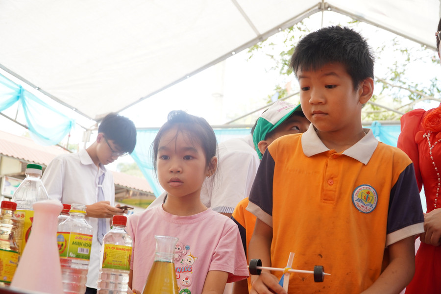 Nhà trường tổ chức các hoạt động ngoại khoá cho học sinh trải nghiệm. Ảnh LA. dsc08931.jpg