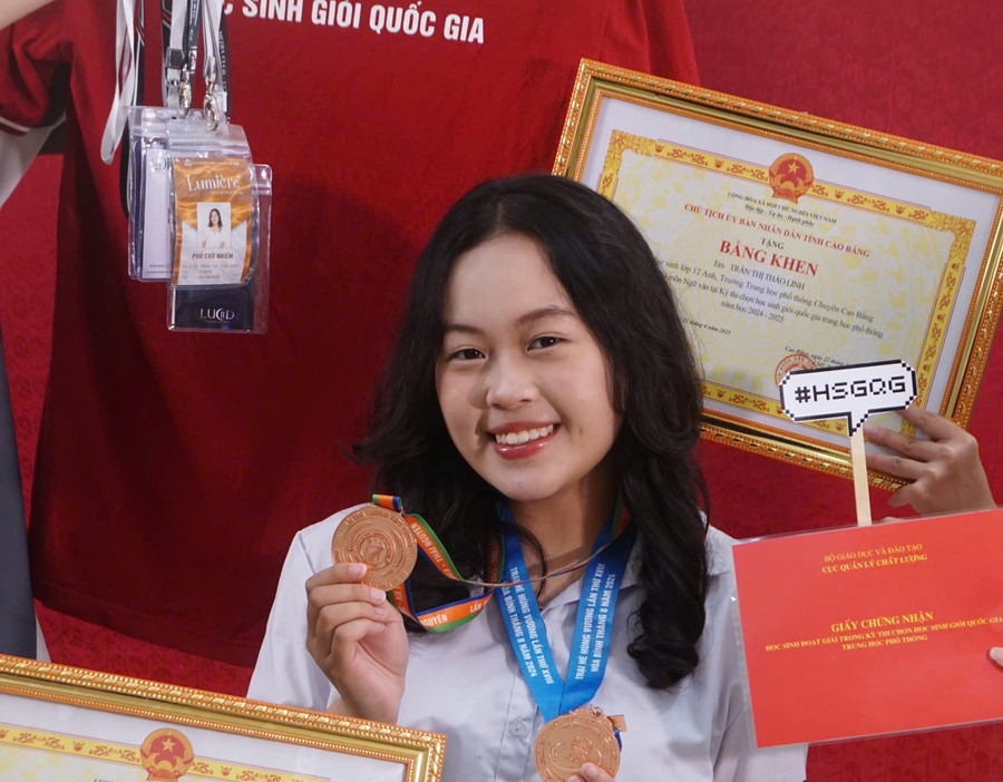 Trần Thị Thảo Linh sinh viên năm nhất Khoa Sư phạm Ngữ văn, Trường Đại học Sư phạm Hà Nội. Ảnh NVCC.