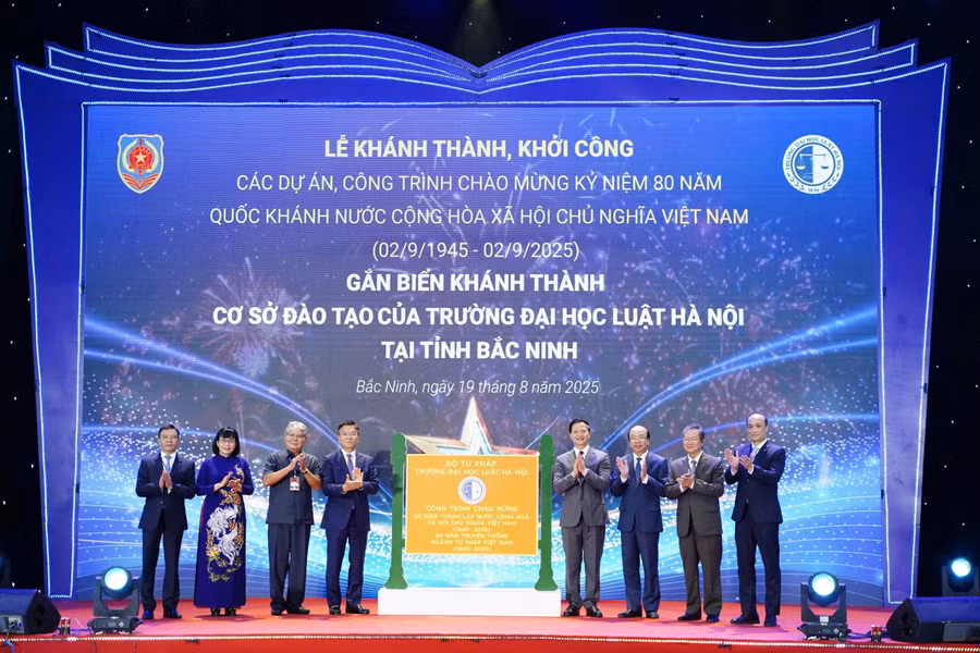 Dự án Đầu tư xây dựng Cơ sở 2 Trường ĐH Luật Hà Nội tại thị xã Từ Sơn (tỉnh Bắc Ninh) được đầu tư xây dựng với tổng diện tích sàn 93.125m2.