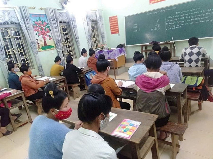 Lớp học xoá mù chữ chủ yếu người đang tuổi lao động. xoa-mu-chu-2.jpg