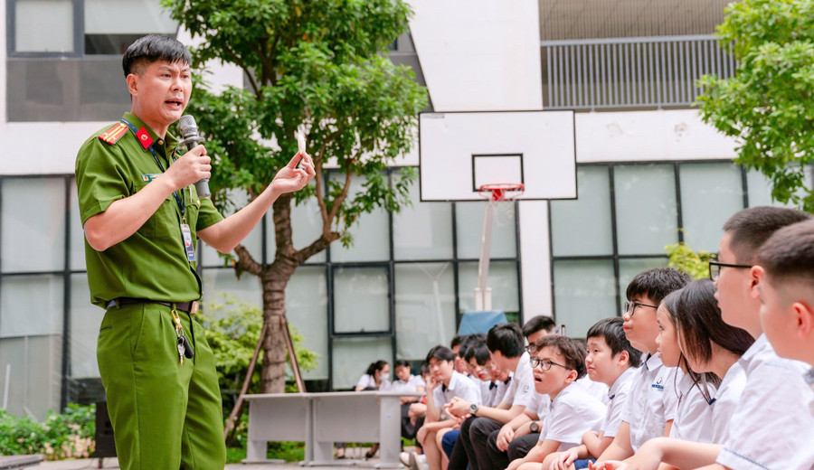 Một buổi sinh hoạt của học sinh Phenikaa School. Ảnh NTCC.