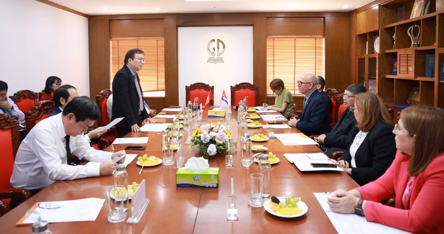 Quang cảnh buổi lễ ký kết thỏa thuận hợp tác.