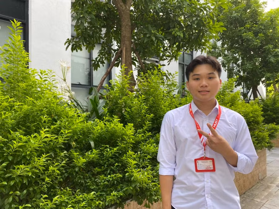 Trần Tuấn Anh - học sinh Trường THPT Nguyễn Thị Minh Khai (huyện Đức Thọ, tỉnh Hà Tĩnh). Ảnh NC