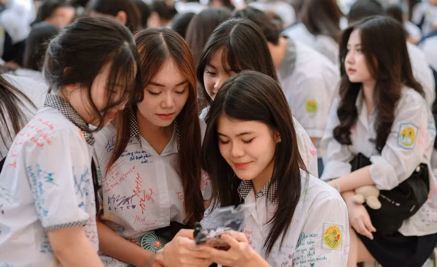 Học sinh lớp 1 Trường THPT Đống Đa (quận Đống Đa, Hà Nội). Ảnh NVCC.