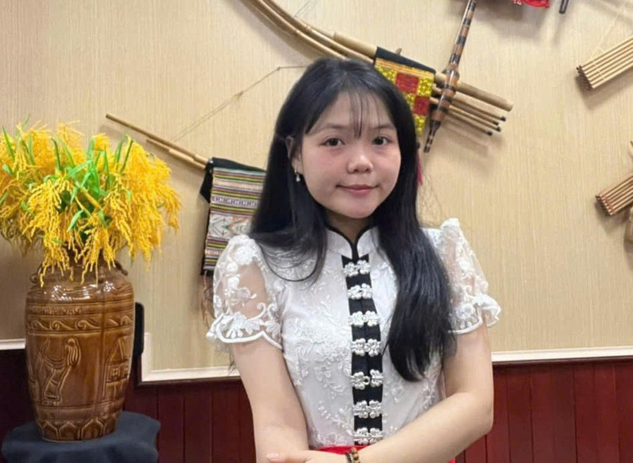 Lô Thị Na Ni, học sinh lớp 12A5, Trường THPT DTNT tỉnh Nghệ An giành được 29,5 điểm khối C00