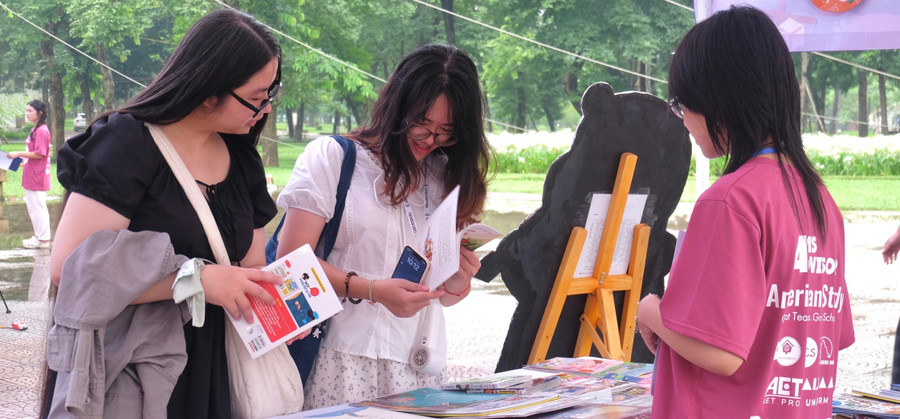 Hội chợ sách The Hidden Book 2025 lan tỏa tình yêu đọc sách
