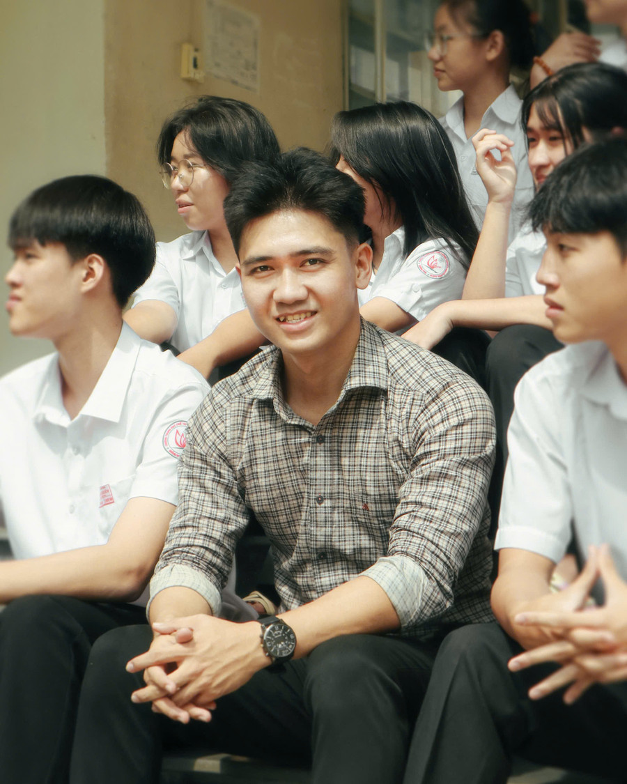 Thầy Nguyễn Trần Bảo Duy (giáo viên Trường THPT chuyên Nguyễn Bỉnh Khiêm - tỉnh Quảng Nam). giang-1.jpg
