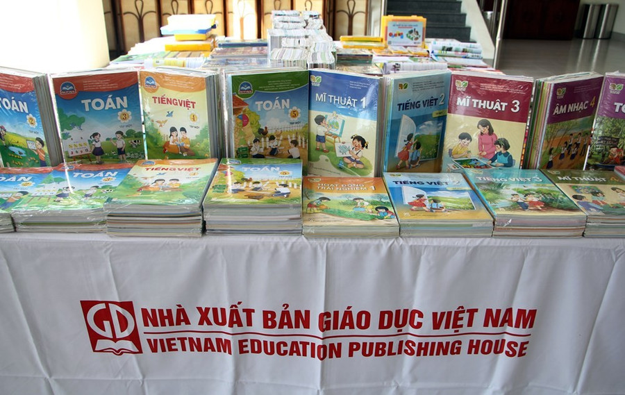 Toàn bộ giá SGK các lớp đã được NXB Giáo dục Việt Nam hoàn thành thủ tục kê khai với Cục Quản lý Giá - Bộ Tài chính theo đúng quy định.