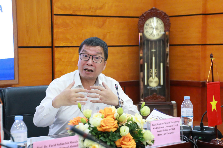 PGS.TS Nguyễn Văn Quang, Tổng Biên tập Tạp chí Luật học phát biểu. hoi-thao-2.jpg