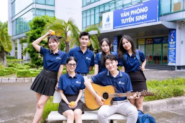 Sinh viên Trường Cao Đẳng Nghề Hoa Sen.