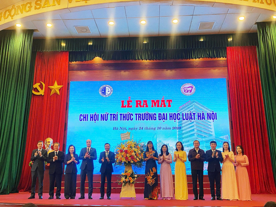 Quang cảnh buổi ra mắt.