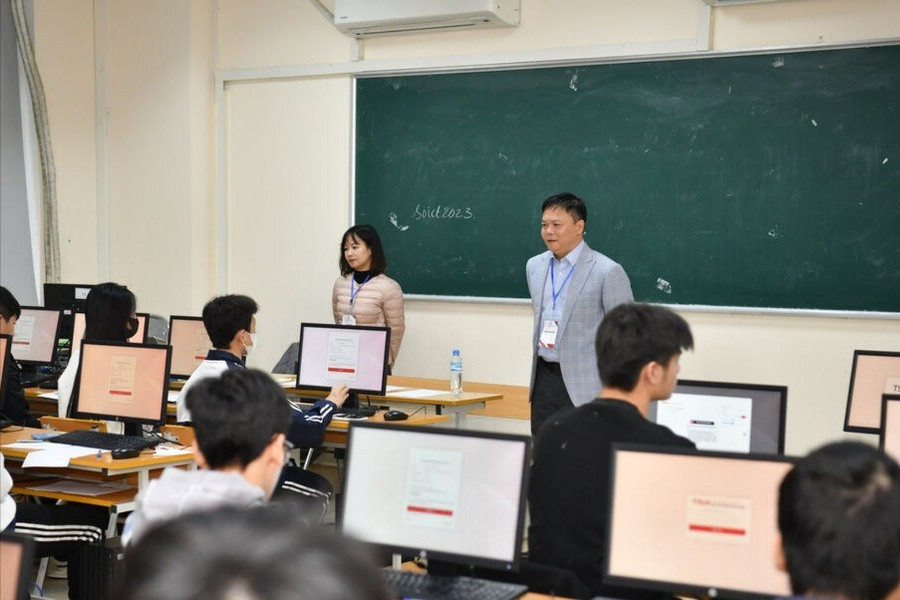 Thí sinh tham gia ký thi TSA.