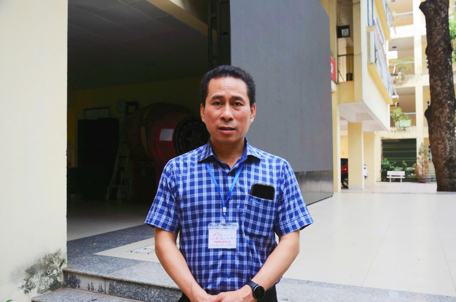 Ông Lê Việt Dương – Hiệu trưởng Trường THPT Đoàn Kết (quận Hai Bà Trưng, Hà Nội). Ảnh NC. thi-sinh6.jpg