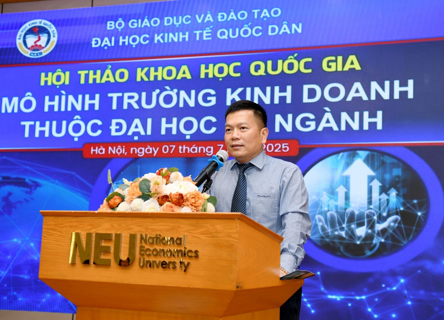GS.TS Nguyễn Thành Hiếu - Phó Giám đốc Đại học Kinh tế Quốc dân phát biểu.