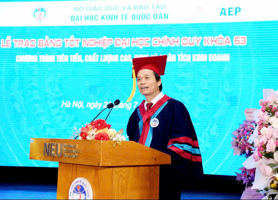 GS.TS Phạm Hồng Chương - Giám đốc ĐH Kinh tế Quốc dân phát biểu. ngoc-2.jpg