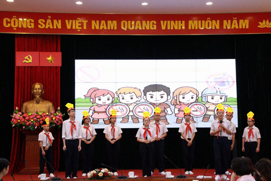 Học sinh tham gia toạ đàm. nhan-5.jpg
