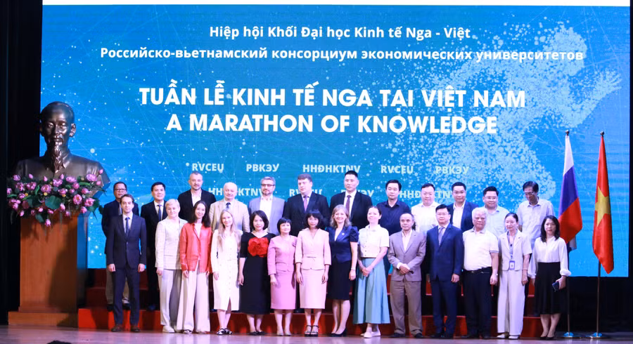 Quang cảnh buổi khai mạc.