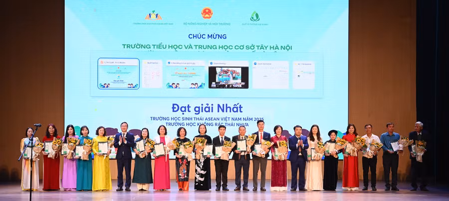 60 trường học được trao Giải thưởng Trường học sinh thái ASEAN Việt Nam 2025.