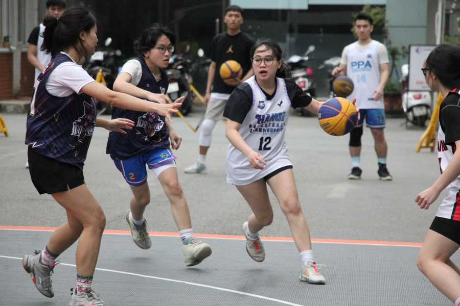 “HLU’s 3x3 Basketball Tournament” là giải đấu thường niên và lớn nhất trong năm được tổ chức bởi Câu lạc bộ Bóng rổ Trường ĐH Luật Hà Nội.