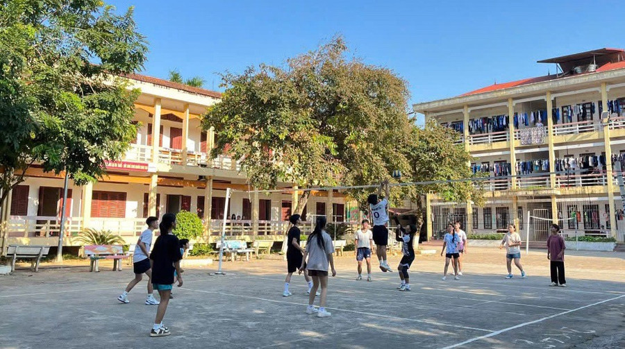 Cùng trò nội trú vượt áp lực những ngày cận kề mùa thi