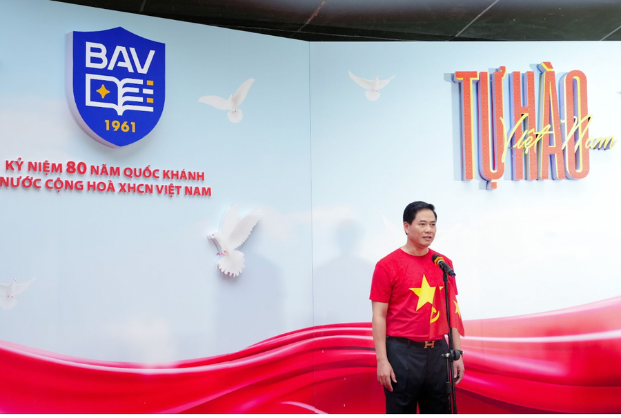 PGS.TS Bùi Hữu Toàn – Bí thư Đảng ủy, Chủ tịch Hội đồng Học viện Ngân hàng phát biểu tại buổi Lễ 2.png